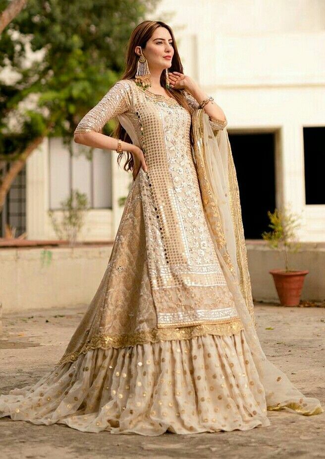 Nikkah Dress Pakistani, Dholki Outfit, Nikah Dresses, Bridal Asia, Bride Design, March Dresses, Nikah Outfit, Special Outfits, Bridal Suits