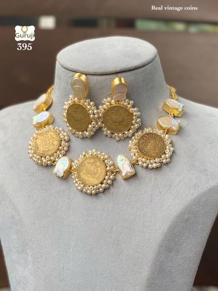 Ginni Set In Gold, Gold Coin Jewelry Necklace Set, Ginni Earrings Design, Ginni Set Designs, Ginni Jewellery Design, Kundan Jewellery Design, Gold Kundan Jewellery, Gold Sets Jewelry Indian Design, Meesho Jewellery