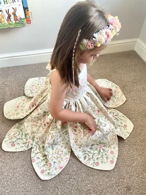 Youtube sew along: https://youtu.be/eVtIN0gJelU Sizes: 12 Month to 10 YearsSkill level: IntermediateFormats: A4/Letter, A0, ProjectorFabric: Woven The dress is an enchanting and whimsical piece. Bodice is fully lined with ties at the back. The back bodice features elastic, providing a snug fit. The sleeveless design and open back is ideal for warm weather or special occasions. The skirt is the highlight of this dress, with its petal-like layers that evoke the enchanting style of Tinker Bell’s dress. Underskirt adds volume and movement. After completing your purchase you will receive 4 PDFs:• Step by step photo tutorial that explains in detail how to construct the garment• Pattern in A4/Letter format that can be printed on A4/Letter paper• Pattern in A0 format that can be printed on A0 pape Cool Dress Up Ideas, Fairy Petal Dress, Tutu Sewing Pattern, Mommy And Me Patterns Free Sewing, Simple Sewing Clothes Patterns, Tinkerbell Sewing Pattern, Petal Dress Pattern, Fun Sewing Patterns Free, Crochet Dresses For Kids