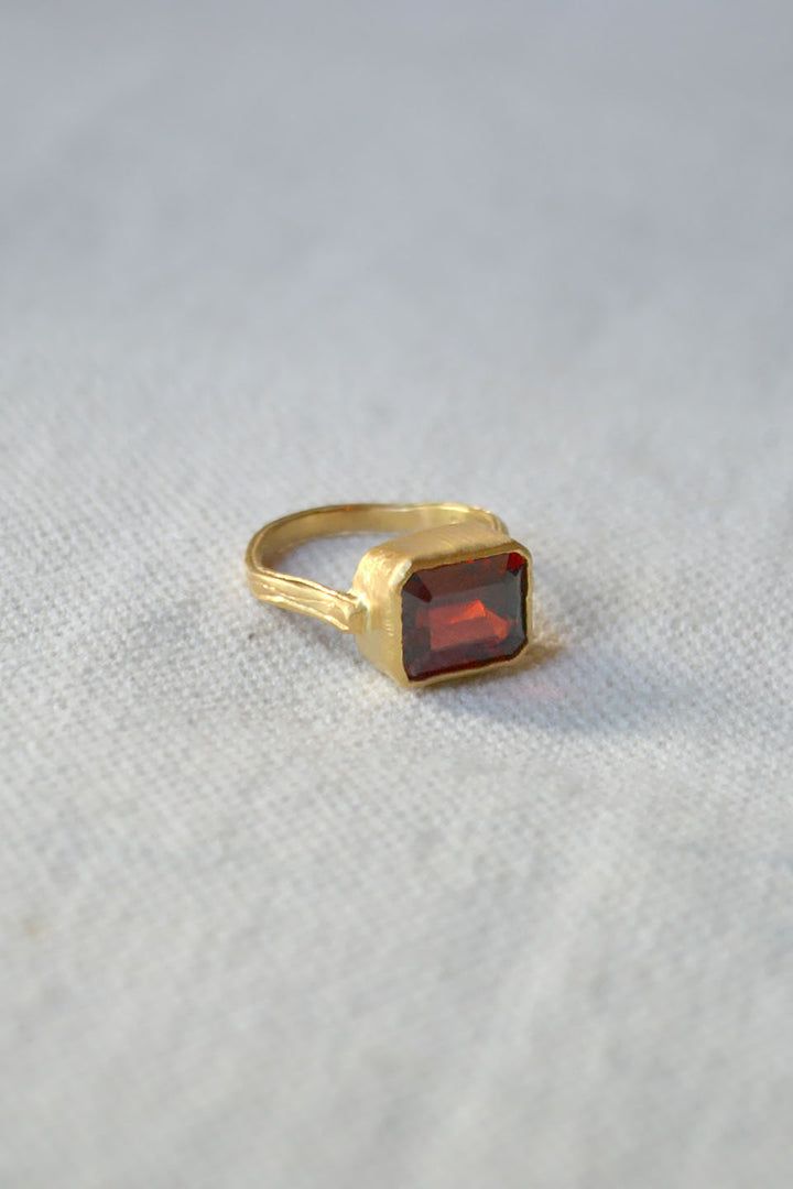 Garnet Ring – Una Garnet Ring, 18k Gold Ring, Garnet Rings, Signet Ring, Copenhagen, Gold Ring, Garnet, Gold Rings, 18k Gold