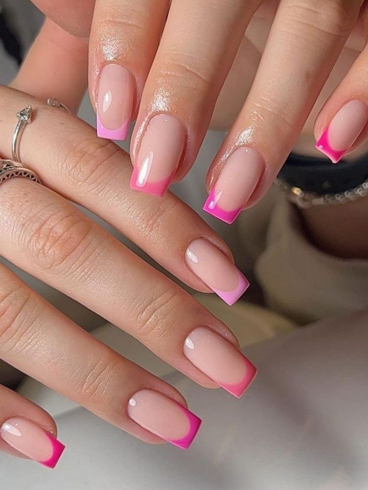 Pink Nails For Winter, Diy Nails At Home Nailart, Easy Diy Nails At Home, Easy Diy Nails, Pink French Tip Nails, Nails For Winter, Short French Nails, Diy Nails Easy, Pink French Manicure