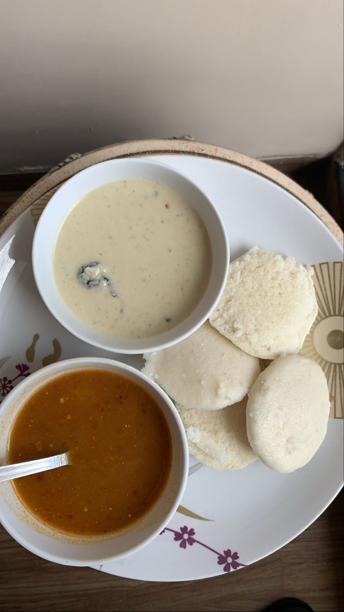 Idli Idly Snap, Breakfast Indian Snapchat, Indian Breakfast Photography, Indian Breakfast Aesthetic, Indian Breakfast Snapchat Stories, Idli Sambar Snapchat, Indian Breakfast Snap, Breakfast Snaps, Breakfast Snapchat Stories