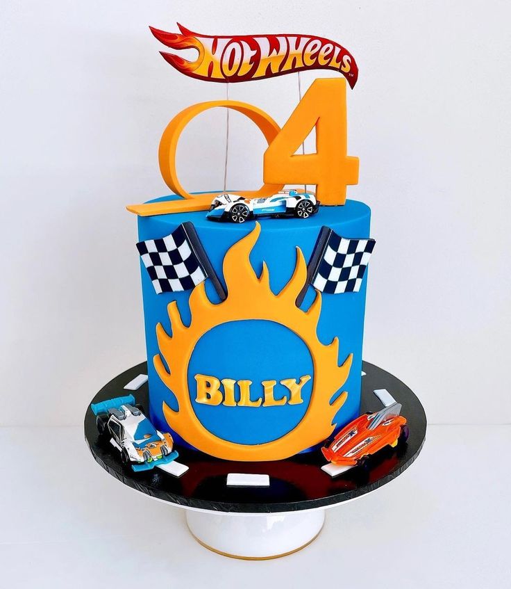 IG: @deni_bakes_ Wheels Cake, Hot Wheels Cake, Festa Hot Wheels, Hot Wheels Birthday, Hot Wheel, 4th Birthday, Birthday Cakes, Boy Birthday, Birthday Ideas