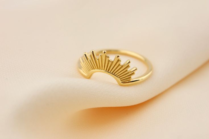 Gold Sunburst Ring - 14K Solid Gold SunShine Ring - Raidus Statement Ring - Rays Of Sun Gold Ring- Goddess Crown Ring -Crown Ring       This solid gold dainty ring is made entirely from 14k solid gold. * Jewelry is packaged and shipped in a delicate jewelry gift box. * If you are purchasing it as a gift, please feel free to add a personal note. Anniversary, Gift For Wife, Christmas Gift Gold Kt: 14K solid gold * Available Gold Color:  * Guaranteed Authentic 14k Gold, Not Plated Or Filled * Stamp Sunshine Ring, Gold Dainty Ring, Sunburst Ring, Ring Crown, Goddess Crown, Gold Sunburst, Wife Christmas, Ringe Gold, Crown Ring