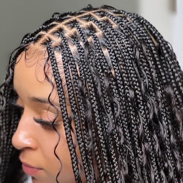 Knotless Box Braids Small Curly, Small Medium Boho Knotless Braids, Small Bohemian Knotless Braids With Color, Knotless Bohemian Braids Medium Length, Small Knotless Boho Box Braids, Bohemian Small Knotless Braids, Small Bohemian Box Braids, Knotless Braids Small Medium, Boho Small Knotless Braids