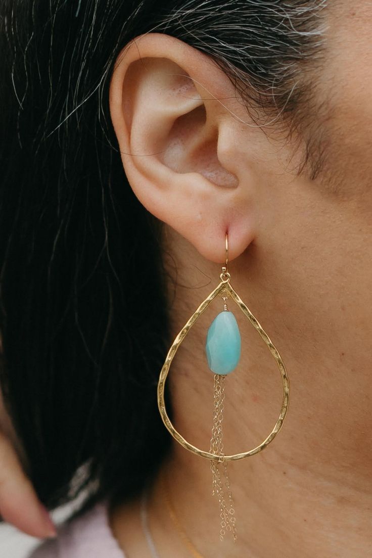 If you're looking for the perfect all-around dangle earring, the Chrissy Earrings are it! These teardrop earrings come in gold or silver and can take you from a wedding to everyday. Wear these teardrop dangle earrings with your favorite outfit. Elizabeth Jewelry, Amazonite Stone, Teardrop Dangle Earrings, Great Gifts For Women, Jewelry Website, Ethical Jewelry, Earrings In Gold, Handmade Rings, Sustainable Jewelry