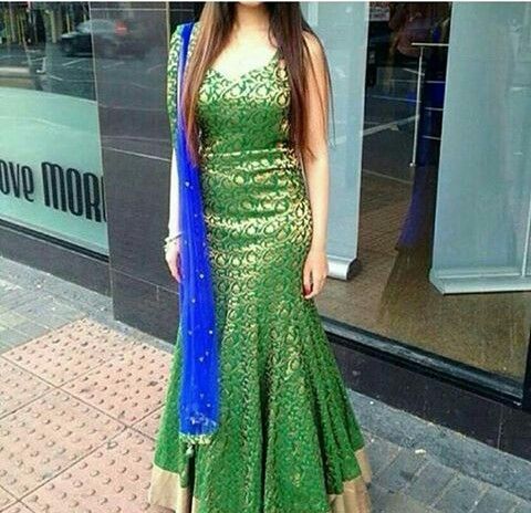 #pintrest@Dixna deol Indian Haldi Outfit, Haldi Outfit For Women, Green Dress Indian, Brocade Anarkali, Haldi Outfit, Indian Fashion Trends, Long Dress Design, Indian Gowns Dresses, Anarkali Gown