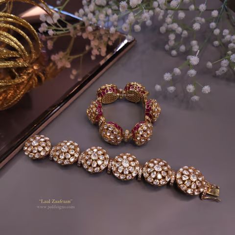 #Bangles #laalzaafraan #moissanite #pairbangle #polkibangles #wedding #uniquebangles #jewellery #handcrafts #handmade #reallooking #polki #realjewellery #stones Polki Gajra Bangles, Polki Bracelet, Diamond Polki Jewellery, Polki Bangles, Gold Ideas, Jewellery Bangles, Beautiful Jewelry Diamonds, Bridal Anklet, Rajputi Jewellery