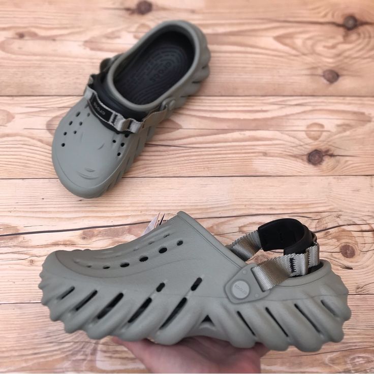 Brand New Crocs Echo Clog Elephant Men’s Size 5 / Women’s Size 7 Men’s Size 8 / Women’s Size 10