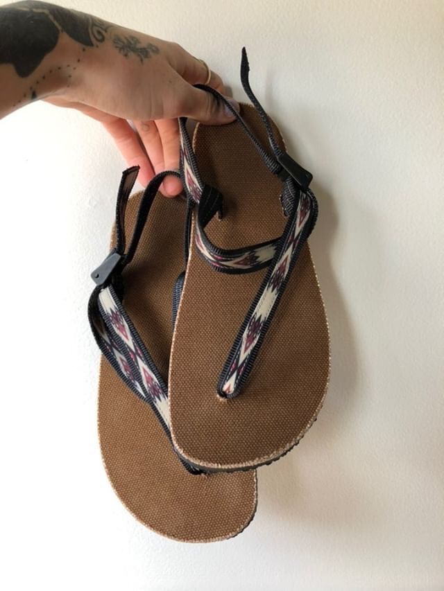 Circadian Lifestyle Sandals in Tribal 😍 #RewildBeFree #FeelTheEarth #getgrounded #ancestrialhealth #holisticwellbeing #sweatydirtyhappy #stayoutside #campingculture #hitthetrails #naturallifestyle #primitivestyle #sandals #earthrunners #befreesandals Earth Runners, Minimalist Sandals, Jesus Sandals, Adventure Sandals, Barefoot Running, Vegan Sandals, Running Sandals, A Gentle Reminder, Minimalist Shoes