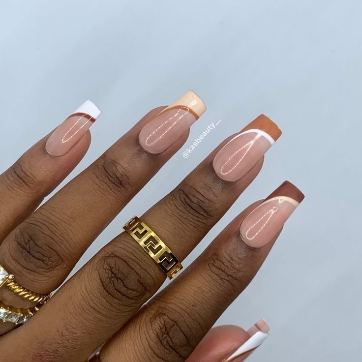 Simple Neutral Almond Nails, French Tip Colors Ideas, Neutral Nails For Wedding Guest, Oval Press On Nails, Elegant Design Nails, Gel Nail Designs Medium Length, Autumn Neutral Nails, Simple Yet Elegant Nails, Short Structured Gel Nails