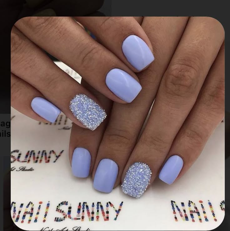 Girly Gel Nails Design, Dip Powder Nail Designs Glitter, Colored Powder Nails Acrylic, Light Blue Dip Nail Ideas, Gel Powder Nails Designs Summer, Pretty Dip Nail Ideas, Cute Nails Dipped, Cute Sns Nail Ideas For Spring, Light Blue Nails With Accent Nail