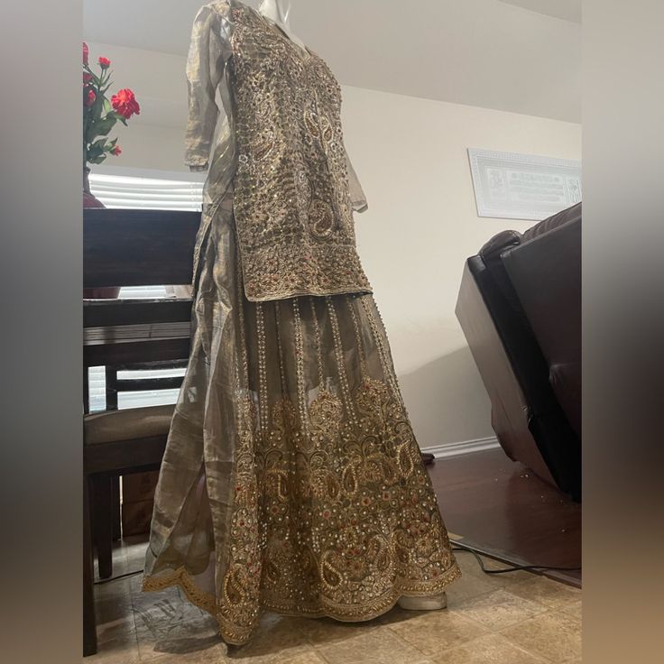 Lehnga Dress Wedding Pakistani Indian Medium Size Champagne Indian Wedding Dress, Gold Desi Wedding Dress, Brown Wedding Dress With Dupatta, Gold Floor-length Dupatta For Reception, Champagne Desi Wedding Dress, Indian Colours, Lehnga Dress, Beautiful Outfits, Womens Sizes