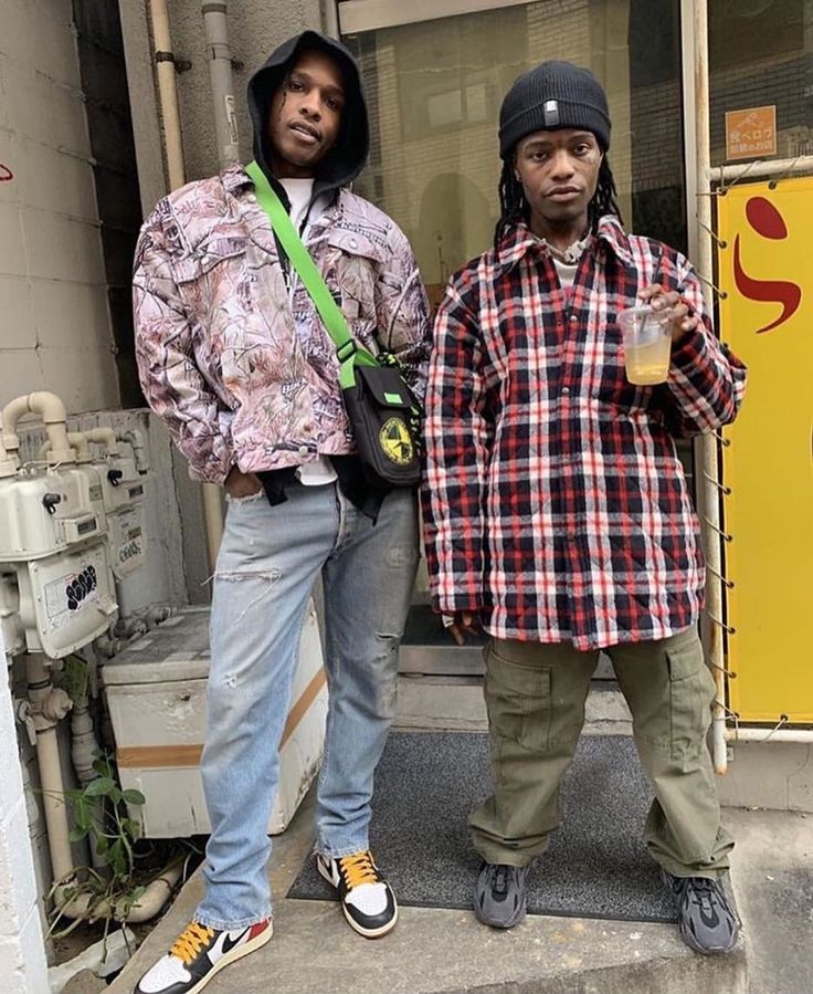 Celebrity Sneakers, Ian Connor, Lord Pretty Flacko, Mens Inspo, Pretty Flacko, Adidas Yeezy 700, Streetwear Ideas, Streetwear Inspo, Army Pants