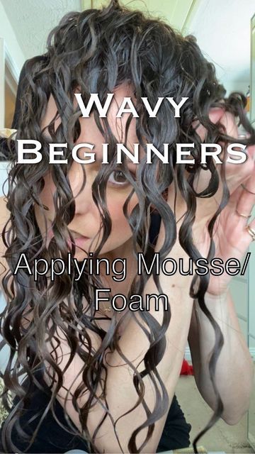 Natural Hair Mousse, Pixie Diffusing Method, Scrunch Hair Tutorial, How To Style Wavy Hair Naturally, Irish Curls, Hairstyles For Wavy Hair Medium, How To Style Wavy Hair, Wavy Hair Diy, Curly Hair Techniques