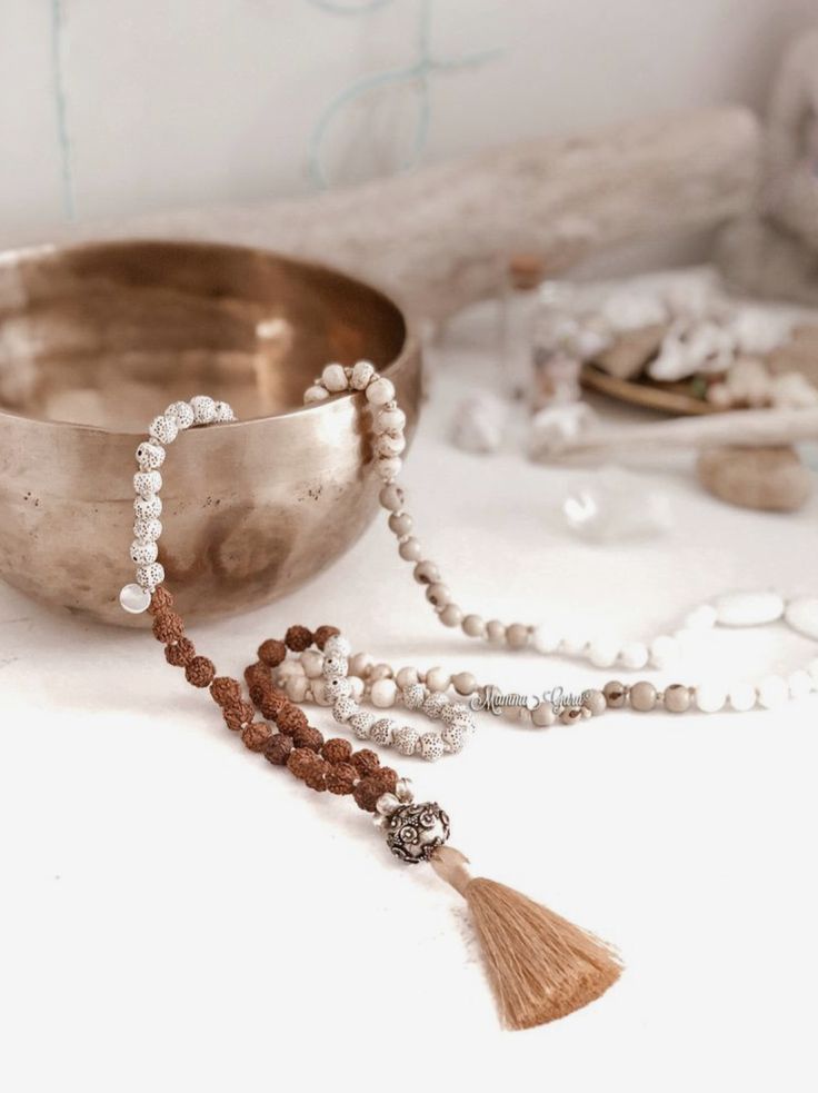 Yoga Inspiration Photos, Yoga Photoshoot, Meditation Accessories, Best Meditation, Mala Meditation, Crystal Aesthetic, Meditation Beads, Yoga Photography, Sound Healing