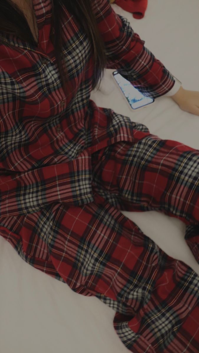 Plaid Pajamas Red, Christmas Day Outfit Aesthetic, Plaid Pajamas Aesthetic, Christmas Clothing Aesthetic, Christmas Aesthetic Pjs, Plaid Pjs Aesthetic, Red Pjs Aesthetic, Christmas Pajama Aesthetic, Flannel Pajamas Aesthetic