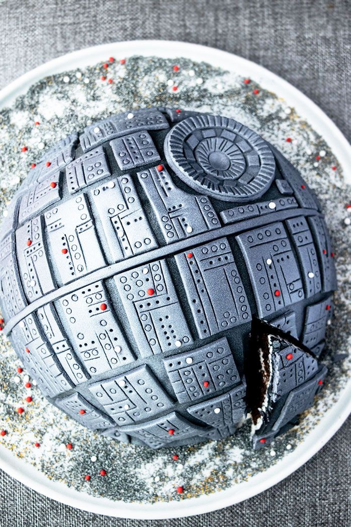 Easy Star Wars Cake, Star Wars Cake Diy, Star Wars Torte, Star Wars Birthday Cake, Star Wars Food, Star Cake, Cake Liner, Marshmallow Fondant, Star Wars Cake