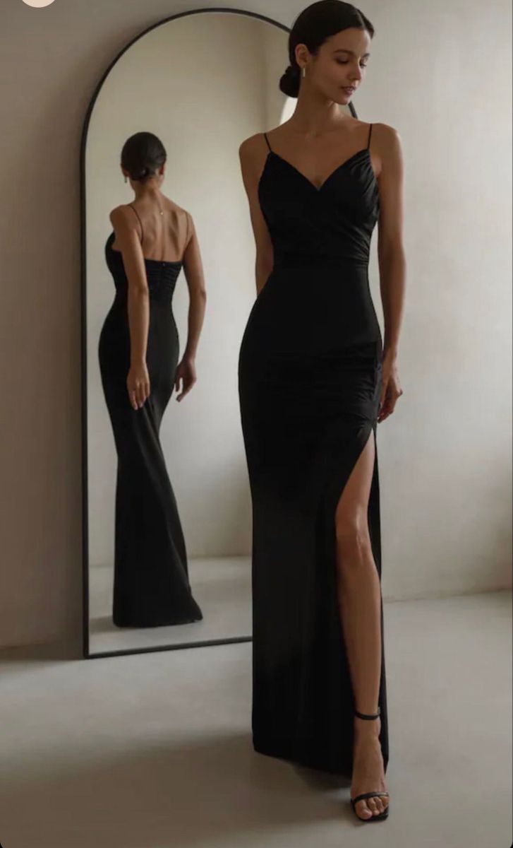 Black Dresses Classy, Sleek Dress, Wrap Maxi Dress, Prom Dress Inspiration, Silky Dress, Prom Outfits, Online Fashion Store, Gala Dresses, Slim Dresses