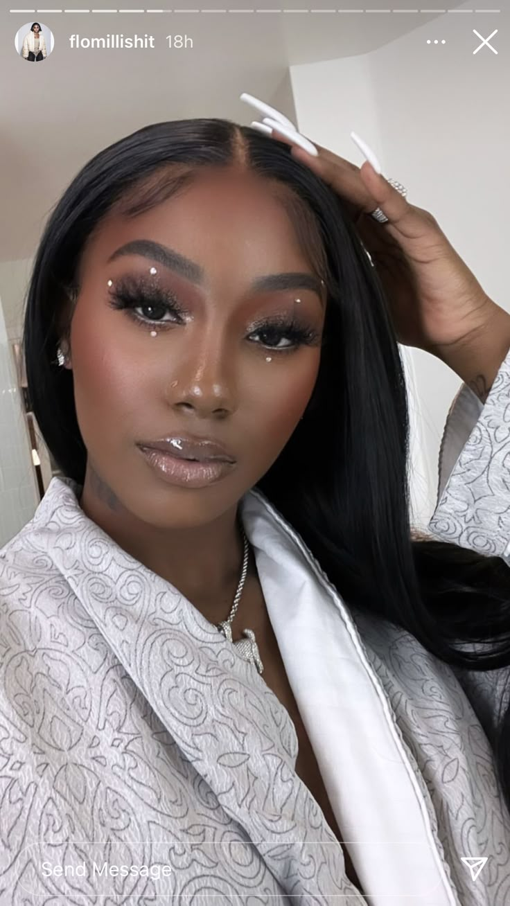 Prom Eyes, Natural Makeup Ideas, Maquillage Yeux Cut Crease, Birthday Makeup Looks, Brown Girls Makeup, Glitter Makeup Looks, Prom Eye Makeup, Prom Makeup Looks, Makeup For Black Skin