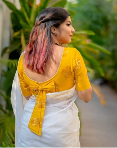 Bow Designs Blouse - The handmade craft Full Baju Design For Suit, Kasavu Blouse Designs Latest, Yellow Blouse Designs, Brocade Blouse Designs, Blouse Back Neck Design, Back Neck Design, Keep Me Stylish, Lace Blouse Design, Blouse Back Neck