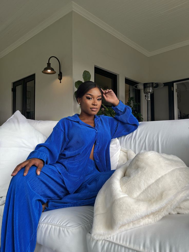 Blue Brunch Outfit Black Woman, Lazy Outfits Korean, Blue Aesthetic Black Women, Blue Outfit Classy, Royal Blue Outfit Ideas Black Women, Blue Dress Black Women, Blue Outfit Ideas Black Women, Blue Outfits Black Women, Taylor Swift 22 Outfit