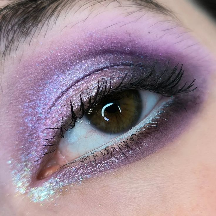 Hi! I missed doing a purple look, so here's one from this past weekend. This is one of my favorite eyeshadow colors, and I think it looks flattering on everyone. What's your favorite eyeshadow color? 🎨 Products used: 💜 @nyxcosmetics_es Ultimate Utopia 💜 @bellabeautebar Pastel Garden 💜 @colourpopcosmetics BFF Crème Gel Liner (Big Splash) -------------- Discount Codes (affiliated): 🍫 YesStyle ~ SOFIA98 🍫 Stylevana ~ INF105SLMU 🍫 Olive Young ~ SOFIAOY05 Purple eyeshadow • purple eye look... Purple Eye Look, Eyeshadow Purple, College Makeup, Pastel Garden, Eyeshadow Colors, Show Makeup, Indie Makeup, Big Splash, Olive Young