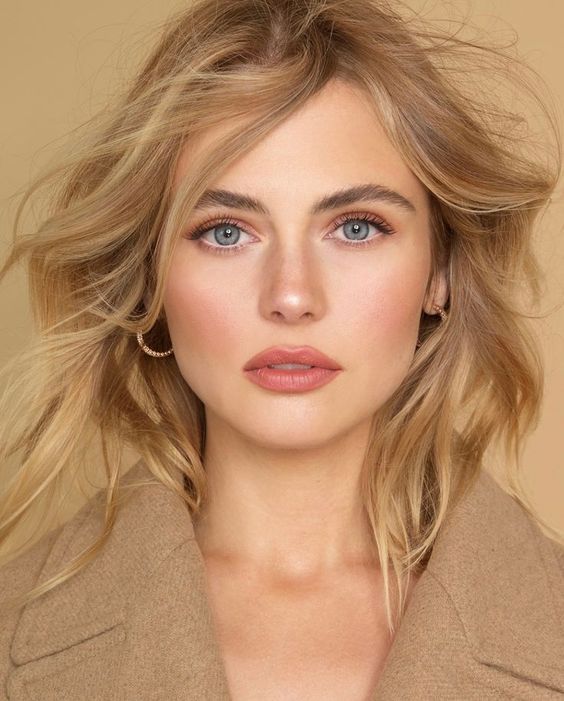 Soft Makeup Look Blonde, Natural Makeup Looks For Blondes Pale Skin, Gooey Natural Wedding Makeup, Romantic Makeup Looks Blue Eyes, Fresh Bridal Makeup Green Eyes, Soft Clean Makeup Look, Soft Spring Makeup Looks, Extremely Natural Makeup, Natural Wedding Makeup For Blue Eyes Fair Skin