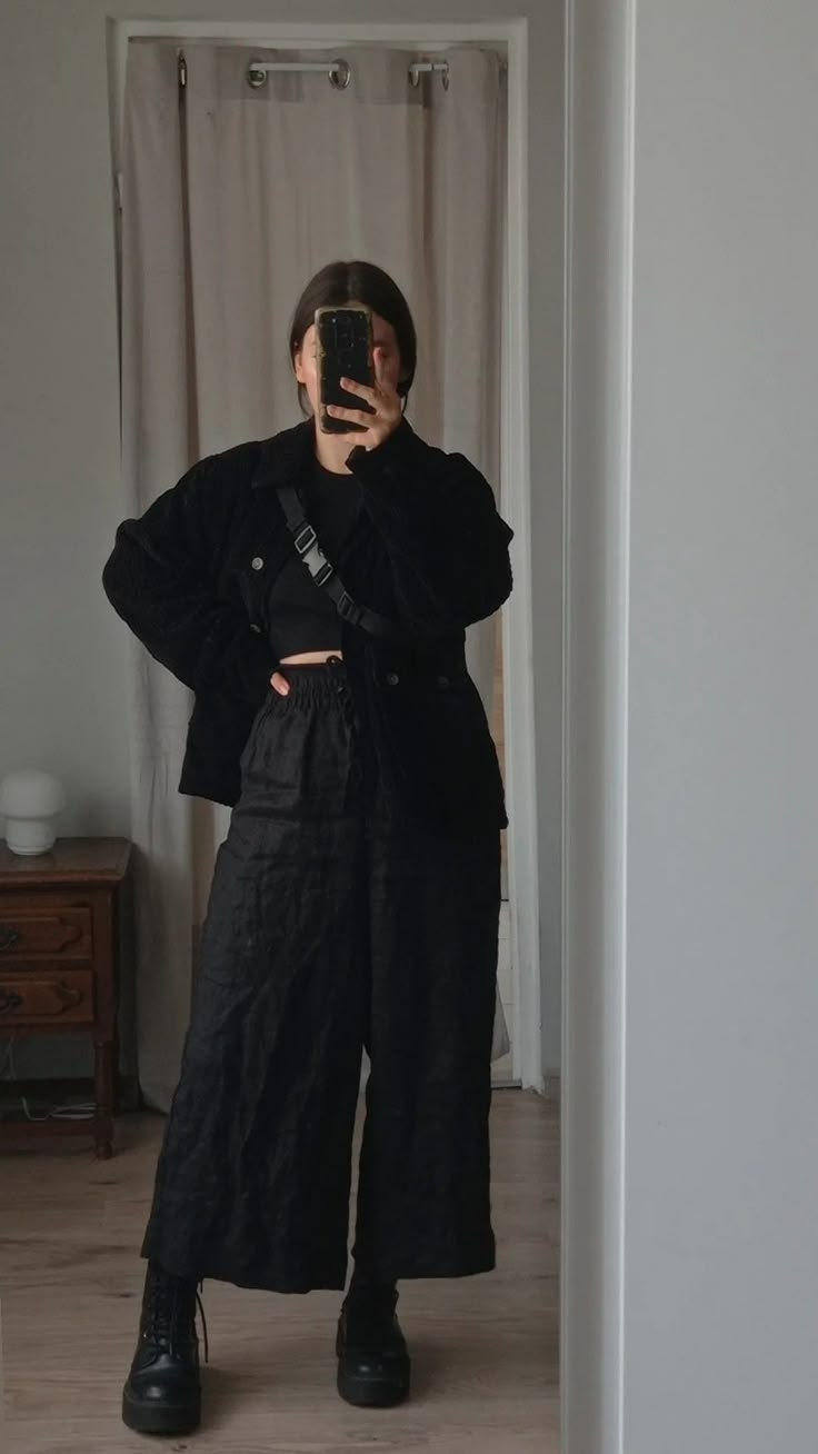 Black Flowy Outfit, Baggy Oversized Outfit, Black Pants And Boots Outfit, Oversized Black Cardigan Outfit, Cozy Alt Outfit, Oversized Black Outfit, Cosmetology School Outfits Black, Baggy Goth Outfit, Baggy Black Pants Outfit