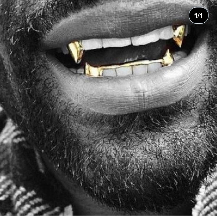 Gold Fang Grillz, Grillz Aesthetic, Silk Chandelier, Vampire Grillz, Gold Teeth Grills, Gold Fangs, Fang Grillz, Jamel Shabazz, Teeth Grills