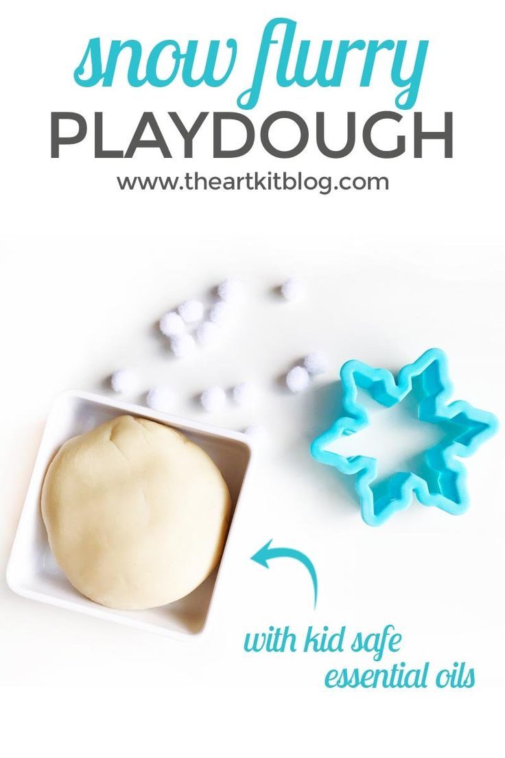 a snowflrry playdough is shown with the instructions for how to make it