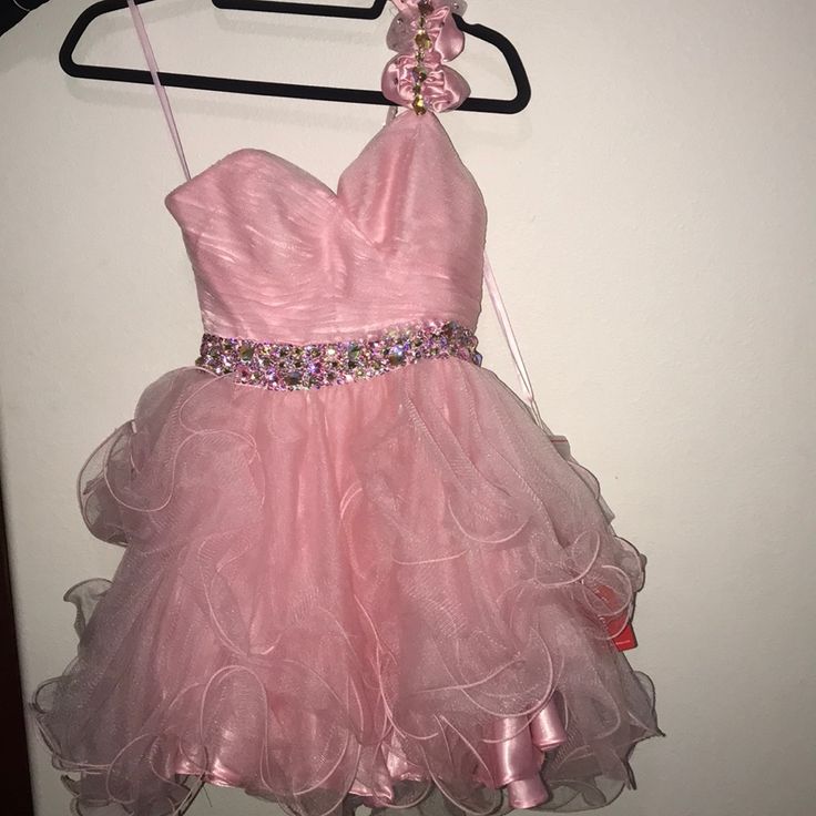 Perfect For Formal Or Homecoming! One Shouldered Light Pink Bedazzled Short Dress. Never Been Worn. Tags Attached! Pink Poofy Dress, 80s Inspired Outfits, Poofy Dress, Light Pink Dress, Quince Ideas, Birthday Outfits, Inspired Outfits, Dress Pink, Dress Short