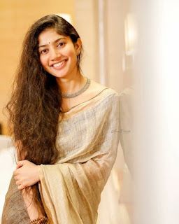 Sai Pallavi Wallpaper, Sai Pallavi Saree, Cousins Love, Saree Looks, Sai Pallavi Hd Images, New Wallpapers, Stylish Actresses, Sai Pallavi, Indian Photoshoot