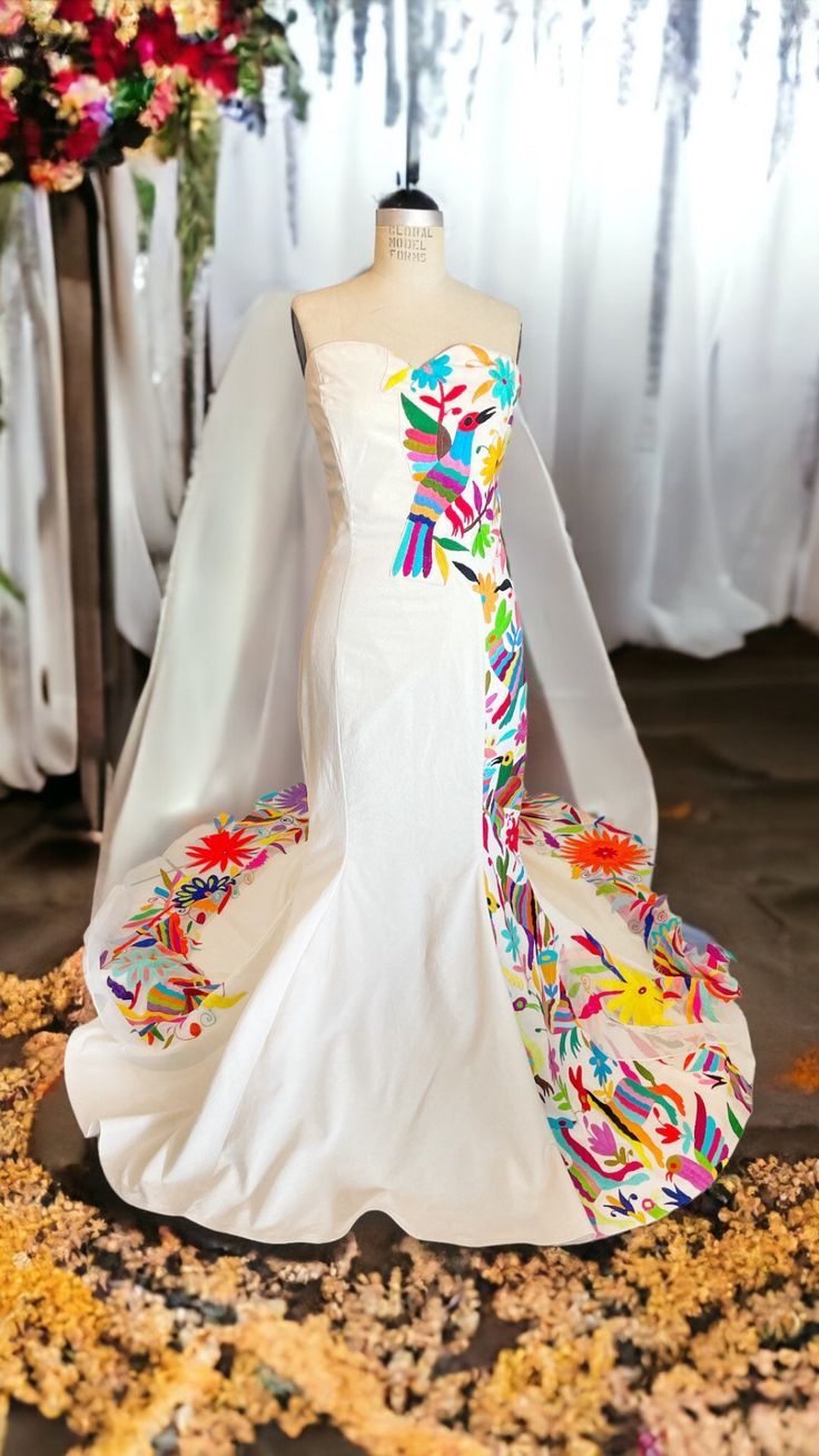 Charro Wedding Dress, Mexican Inspired Wedding Dress, Otomi Wedding, Charro Wedding, Mexican Inspired Wedding, Wedding Pants, Tulle Train, Mexican Wedding Dress, Multicolor Embroidery