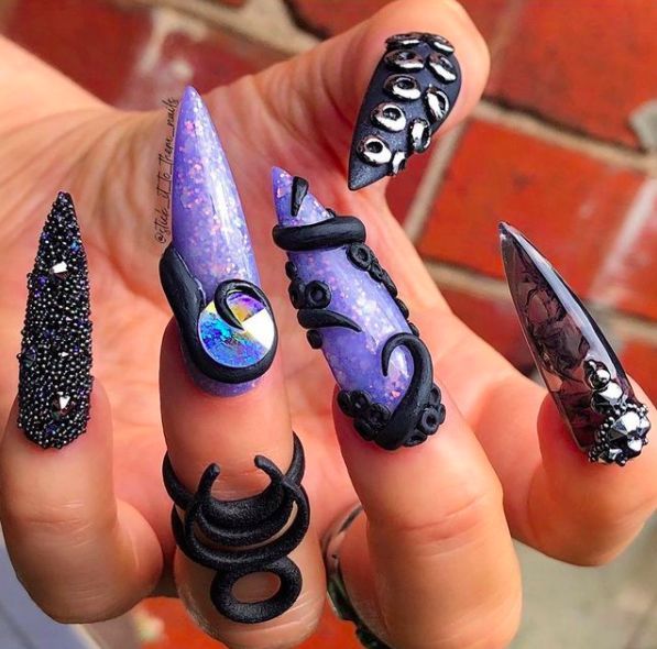 Love witchy nails ~.~ Alternative Nails, Faux Bangs, Witchy Nails, Attitude Clothing, Gothic Nails, Goth Nails, Mermaid Nails, Nail Art Rhinestones, Fabulous Nails