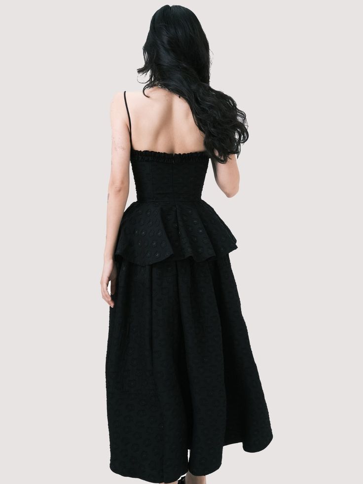 Unleash your inner elegance with our Noir Elegance Peplum Dress! Featuring a long skirt, suspenders add a touch of quirkiness to your look. Perfect for a classy yet playful vibe. Get yours now! Material:Polyester100% Size: XS S M L Model: 164cm/46kg Wearing size XS Tops Length Bust Waist XS 34cm 80cm 62cm S 35cm 84cm 66cm M 36cm 88cm 70cm L 37cm 92cm 74cm Skirt Length Waist XS 85cm 56-62cm S 86cm 60-68cm M 87cm 64-74cm L 88cm 68-78cm Skirt Suspenders, Top Long Skirt, Suspenders Set, Angel Dress, Black And White Dress, Skirt Co Ord, Black N White Dress, Lace Bodice, Dress Set