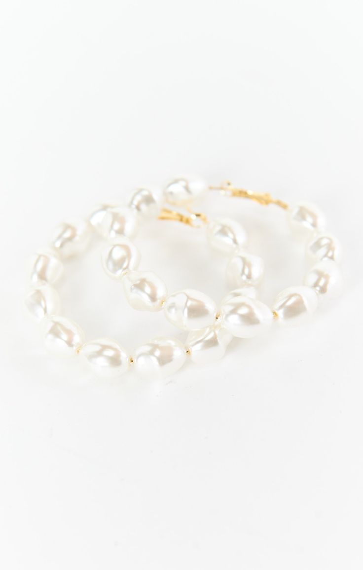 Check out ALV Jewels XL Pearl Hoop Earrings ~ Ivory & Gold. Get $10 off + free shipping with Club Mumu. Trendy White Hoop Earrings With Pearl Drop, Chic White Pearl Hoop Earrings, Chic White Pearl Drop Hoop Earrings, Trendy White Hoop Pearl Earrings, Alv Jewels, How Many Bridesmaids, Ivory Earrings, Girls Together, Pearl Hoop Earrings