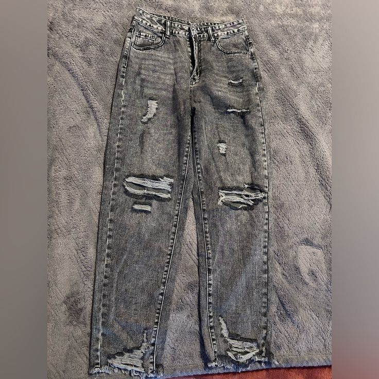 Brand New And I Good Condition Gray Ripped Bottoms For Streetwear, Ripped Gray Bottoms For Streetwear, Edgy Gray Bottoms For Streetwear, Grunge Gray Denim Pants, Gray Ripped Jeans For Streetwear, Gray High Waist Grunge Bottoms, High Rise Gray Jeans For Streetwear, Gray High-rise Jeans For Streetwear, High Waist Gray Grunge Bottoms