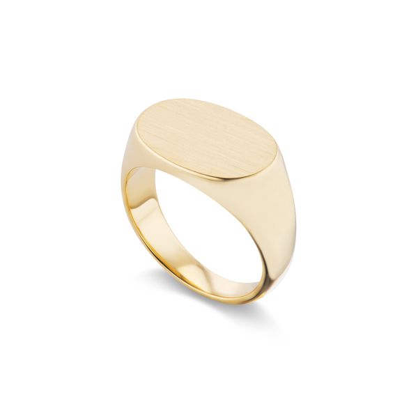 Classic Oval Ring With Timeless Design, Oval Ring With Timeless Design For Anniversary, Classic Promise Ring With Smooth Finish, Classic Smooth Finish Promise Ring, Formal Minimalist Rings With Rounded Edges, Elegant Formal Signet Ring With Smooth Bezel, Refined Diamond Ring With Polished Finish, Luxury Oval Signet Ring With Polished Finish, Minimalist Timeless Design Rings As Gift