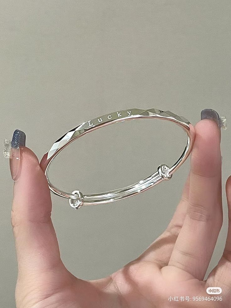 Plane Aesthetic, Trendy Silver Jewelry, Silver Anklets Designs, Silver Bridal Jewellery, Silver Bracelet Designs, Bracelets Simple, Couple Ring Design, Simple Silver Jewelry, Pretty Jewelry Necklaces