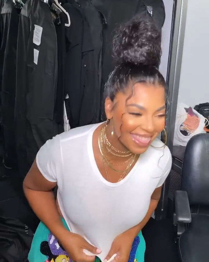 Frontal Ponytail, Black Hair Bun, Hairstyles Wigs, Glueless Lace Front Wigs, Weave Ponytail Hairstyles, Sleek Ponytail Hairstyles, Weave Ponytail, Wigs Glueless, Natural Curls Hairstyles