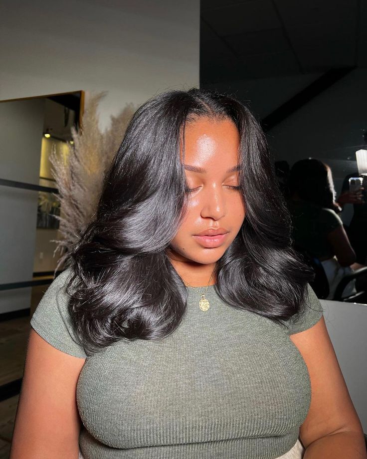 Layers On Short Hair Black Women, Long Curled Hair Black Women, Curls With Bangs Black Women, Lob Hair Cuts For Women, Short Layered Hairstyles Shoulder, Bangs Black Women Hairstyles, Curled Long Bob, Shoulder Length Sew In, Long Bob Curls