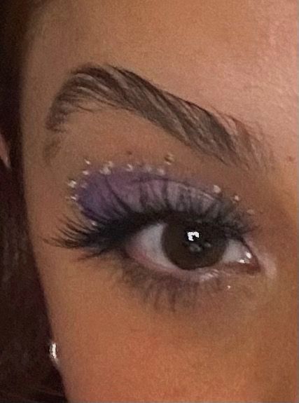 #euphoria #euphoriamakeup #makeup #purple #eyeshadow #eyemakeup #rhinestones #rhinstone #mua #cute #glittermakeup #makeuptutorial #fashion #aesthetic #makeupartist #makeuplover #purplemakeup Guts Eye Makeup, Purple Makeup Concert, Sweet 16 Makeup Lavender, Glittery Purple Makeup, Hairstyles For Olivia Rodrigo Concert, Guts Concert Makeup, Olivia Rodrigo Eye Makeup, Purple Concert Makeup, Olivia Rodrigo Inspired Makeup