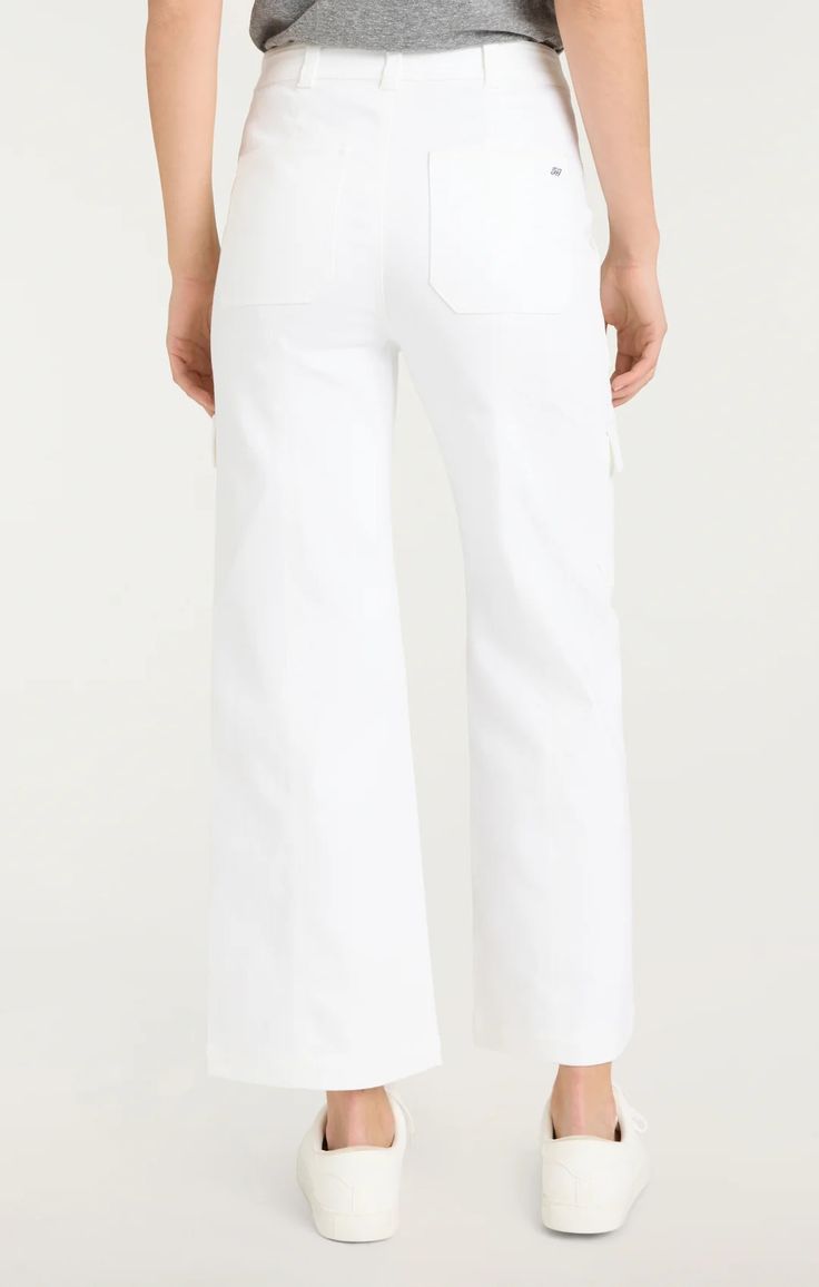 Discover the versatile and stylish Cargo Benji Pant. With its unique wide-leg cropped design and functional side cargo pockets, these denim jeans will become a must-have for your wardrobe! Don't miss out on this timeless classic that combines both fashion and utility! Details Button flyFabric: White DenimHigh risePatch Spring Utility Wide Leg Flare Jeans, Utility Style Wide Leg Flare Jeans With Patch Pockets, Utility Wide-leg Cargo Jeans For Spring, Spring Utility Wide-leg Cargo Jeans, Wide-leg Cargo Jeans For Workwear, Chic Wide Leg Cotton Cargo Jeans, Wide-leg Cargo Jeans For Spring Workwear, Wide Leg Flare Jeans With Cargo Pockets For Spring, Spring Wide Leg Flare Jeans With Cargo Pockets