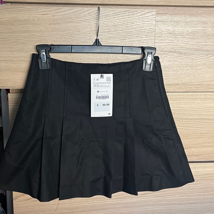 Zara Pleated Skirt -Size Xs -New With Tags!! -Never Worn Cotton Mini Skort For Night Out, Cotton Mini Skirt For Night Out, Cotton Skort For Night Out In Spring, Spring Cotton Skort For Night Out, Cotton Party Skort, Cotton Skirt For Night Out, Trendy Fitted Zara Skort, Zara Pleated Mini Skirt For Work, Zara Pleated Mini Skort