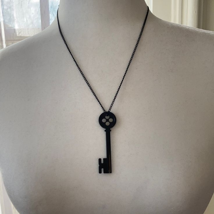 Antique Looking Key On Black Chain Antique Key Necklace, Dove Necklace, Chunky Statement Necklace, Vintage Choker, Red Pendants, Sunflower Necklace, Heart Locket Necklace, Crystal Fashion, Sterling Silver Cross Pendant