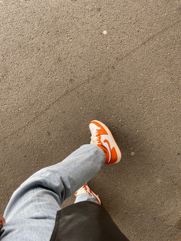 Starfish Jordan 1 Outfit, Jordan 1 Starfish Outfit, Orange Shoes Outfit Men, Jordan 1 High Starfish, Jordan 1 Starfish, Orange Shoes Outfit, Sneakers Wishlist, Andre Tate, Jordan Orange