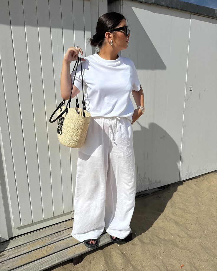 Perfect white tee + linen trousers 🤍 Perfect White Tee, Fall 24, Linen Trousers, White Pants, White Tee, Braided Hairstyles, Trousers, Hairstyles, Hair Styles