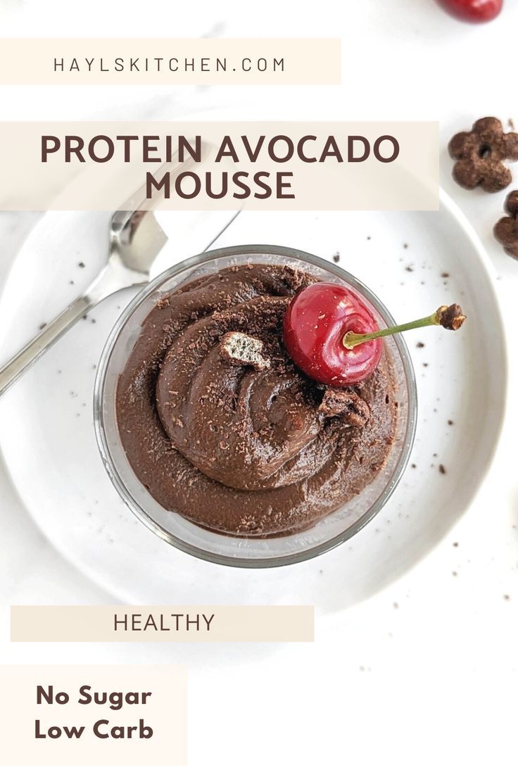 Protein Avocado Mousse is a healthy snack or dessert high in protein, fiber and healthy fats! Chocolate avocado protein pudding is low carb, keto, sugar, gluten free and Vegan too. Avacado Chocolate Pudding, Avocado Recipes Dessert, Avocado Protein, Protein Mousse, Protein Dessert Recipes, High Protein Cheesecake, Low Calorie Protein, Avocado Dessert, Protein Cheesecake