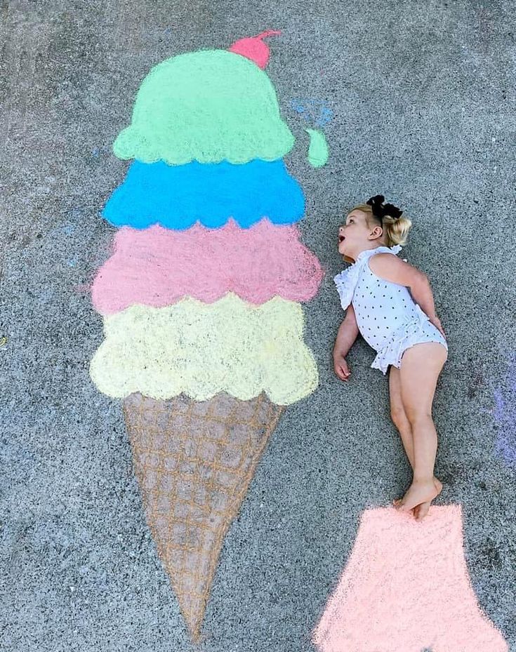 How To Draw With Sidewalk Chalk, Ice Cream Chalk Art, Sidewalk Chalk Photos, Chalk Art Christmas, Chalk Art Quotes, Chalk Photography, Chalk Pictures, Chalk Photos, Chalk Activities